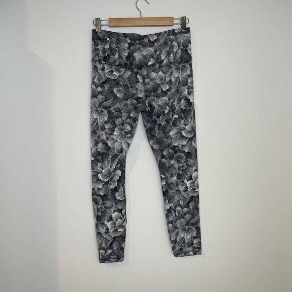 Athleta Floral $109 Elation Textured Stretch Tight Leggings Pants 7/8 Size M - Picture 2 of 11